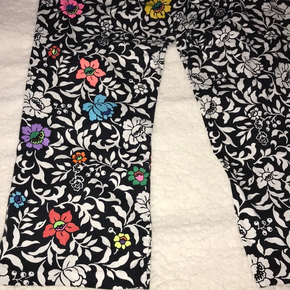 One of a kind Maternity Capri pants - Picture 7 of 9